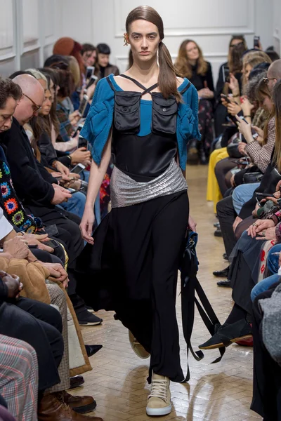 Look 19